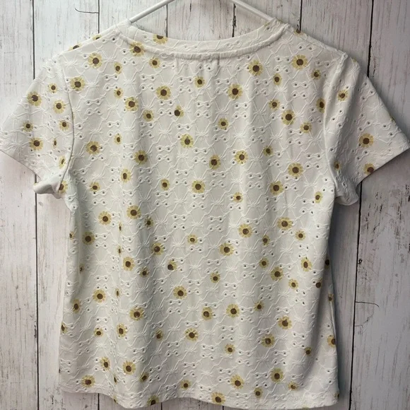 Wallflower White Top with Yellow Floral Design size Medium - Picture 5 of 7